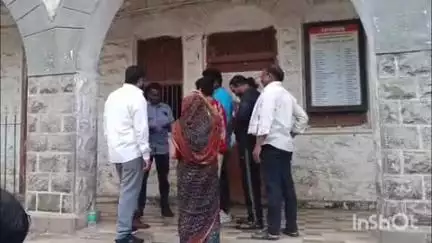 नांदगाव: शहरातील  अस्वच्छते विरोधात भारतीय जनता पार्टी आक्रमक पालिका मुख्याधिकाऱ्यांनी निवेदन