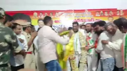జగిత్యాల: రాష్ట్ర మంత్రి అడ్లూరి లక్ష్మణ్ కుమార్ ను ఘనంగా సన్మానించిన మాజీ మంత్రి జీవన్ రెడ్డి, జిల్లా కాంగ్రెస్ పార్టీ నాయకులు