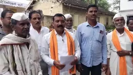 बार्शी: शेतकऱ्यांच्या सरसकट कर्जमाफीसह मंत्री बच्चू कडू यांच्या आमरण उपोषणाला पाठिंबा; मराठा सेवक काशीद यांची तहसीलमध्ये माहिती