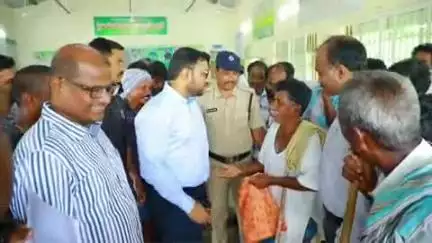 సూర్యాపేట: కేసారం గ్రామంలో పర్యటించిన కలెక్టర్ తేజస్