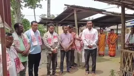 সৃজনগ্ৰাম: জামদহাত শ্ৰী শ্ৰী কালী মন্দিৰৰ আধাৰশিলা স্থাপন কৰে নৱনিৰ্বাচিত জিলা পৰিষদৰ সদস্যই, তিনি লাখ টকাৰে নিৰ্মাণ কৰা মন্দিৰটো