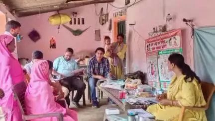 डुमरियागंज: सीएचसी सिरसिया के अधीक्षक ने गजपुर महादेव बीएचएसएनडी शिविर का किया औचक निरीक्षण