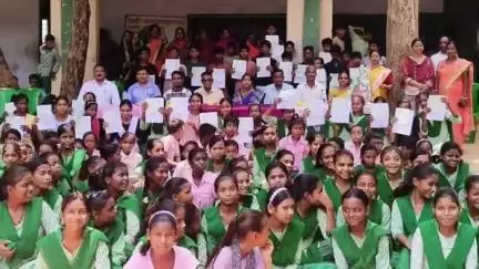 बलियापुर: बलियापुर के मध्य विद्यालय बाघमारा में विदाई समारोह आयोजित, उप प्रमुख भी उपस्थित रहीं