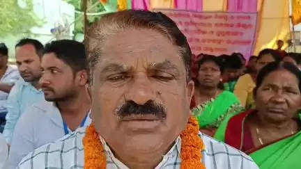 ଫୁଲବାଣୀ ସହର: ଫୁଲବାଣି ଠାରେ ପୁରୁଷ ମହିଳା ବହୁମୁଖି ସ୍ୱସ୍ଥ୍ୟ କର୍ମୀ ଷ୍କ୍ରାଇକ ,  ତୃତିୟ ଦିନରେ ପହଞ୍ଚିଛି , ମତାମତ ରଖିଛନ୍ତି ସଭାପତି