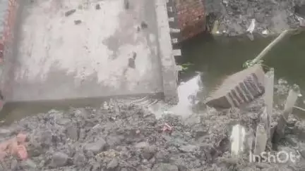 বাসন্তী: বাসন্তীতে তৈরি হওয়ার এক মাসের মধ্যেই ভেঙে পড়ল কংক্রিটের সেতু; ভিখারী রাজ্যে পরিণত হতে চলেছে পশ্চিমবঙ্গ, বললেন BJP নেতা