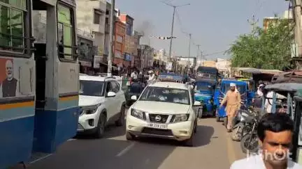 चरखी दादरी: च.दादरी में चरमराई ट्रैफिक व्यवसा से आए दिन लग रहा जाम, लोगों को उठानी पड़ रही परेशानी #jansamasya