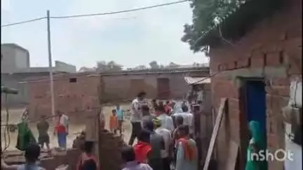 बालूमाथ: नगड़ा गांव में आधा दर्जन लोगों ने घर की चारदीवारी तोड़ी, पुलिस ने मामला दर्ज कर जांच शुरू की