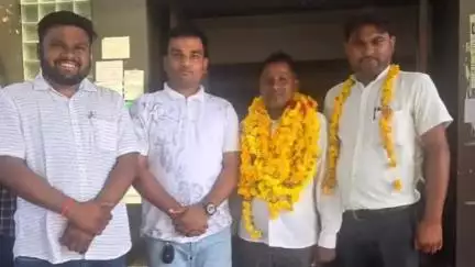 નસવાડી: કાંધા ગ્રામ પંચાયતના સરપંચ બિનહરીફ થયા, તાલુકા ભાજપ પ્રમુખ સહિતના હોદ્દેદારોએ તેઓને શુભેચ્છાઓ સાથે અભિનંદન પાઠવ્યા.