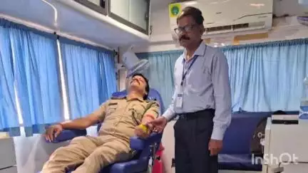 अजयगढ़: स्वास्थ्य विभाग ने अजयगढ़ व धरमपुर के वन विभाग कार्यालय में रक्तदान शिविर लगाया, रेंजर सहित स्टाफ ने किया रक्तदान