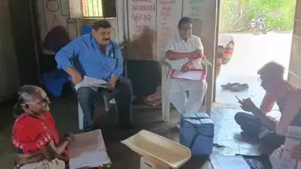 નસવાડી: દુગ્ધા PHC સબ સેન્ટર ક્ડુલી મહુડી દામણીયા આંબા ખાતે આરોગ્ય વિભાગના અધિકારીઓ દ્વારા મુલાકાત કરી.