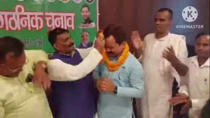 दुमका: परिसदन में राजद जिलाध्यक्ष का चुनाव संपन्न, डॉ. अमरेंद्र यादव बने जिलाध्यक्ष