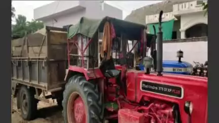खण्डार: खंडार बनास में बजरी से भरे तीन ट्रैक्टर-ट्रॉली को जप्त कर एक चालक को किया गिरफ्तार