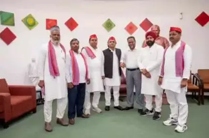 पीलीभीत: लखनऊ में सपा का प्रतिनिधिमंडल राष्ट्रीय अध्यक्ष अखिलेश यादव से मिला, पीलीभीत के कार्यालय को खाली कराने का मुद्दा उठाया