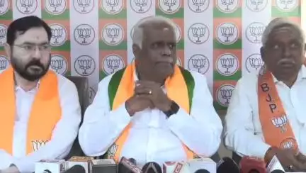 ಚಿಕ್ಕೋಡಿ: ವಾಲ್ಮೀಕಿ ಹಗರಣದಲ್ಲಿ ನಡೆದ ಹಗರಣ ಸ್ಪಷ್ಟವಾಗಿ ಜನರಿಗೆ ಗೊತ್ತಿರುವ ವಿಚಾರ: ಪಟ್ಟಣದಲ್ಲಿ ರಾಜ್ಯ ಸಭಾ ಸದಸ್ಯ ಈರಣ್ಣ ಕಡಾಡಿ