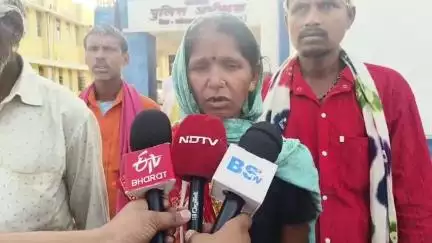 बलौदाबाज़ार: बलौदाबाजार जिले के लवन थाना क्षेत्र के ग्राम डोंगरा में बुधवार सुबह ज़मीन विवाद को लेकर एक ही परिवार पर हुआ जानलेवा हमला