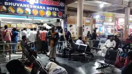 మందుబాబులకు అడ్డాగా మారిన అనంతపురం ఆర్టీసీ బస్టాండ్, చర్యలు తీసుకోవాలని ప్రయాణికులు వినతి #localissue