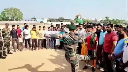 कान्हाचट्टी: चतरा एमएससी डिफेंस एकेडमी ने अग्निवीर जवानों को सम्मानित किया