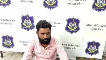 વડોદરા પૂર્વ: VMC ના કર્મચારીએ પકડેલી ગાયને યુવક પોલીસની હાજરીમાં જ છોડવી ગયો, કરાઇ અટકાયત