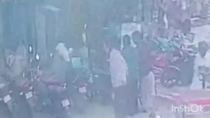 బి కొత్తకోటలో హోటల్ ముందు నిలిపి ఉన్న ద్విచక్ర వాహనం చోరీ : కేసు నమోదు చేసి దర్యాప్తు చేపట్టిన సిఐ జీవన్ గంగానది బాబు