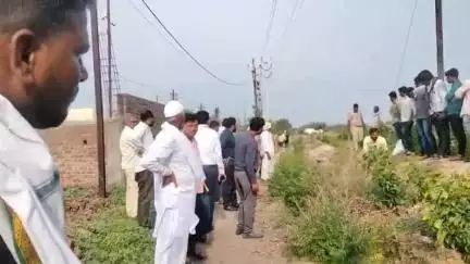 सिल्लोड: सिल्लोड भवन येथील शेत वस्ती रस्ता शासनाच्या अधिकाऱ्यांनी करून दिला मोकळा शेतकऱ्यांमध्ये आनंदाचे वातावरण