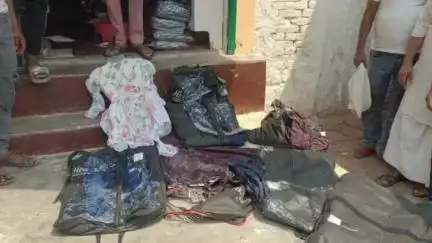 सफीपुर: सफीपुर के आसीवन में 'हवा का झोंका, आग का तांडव', आग के चपेट में आए घर और दुकान, निजी संसाधनों से बुझाई गई आग