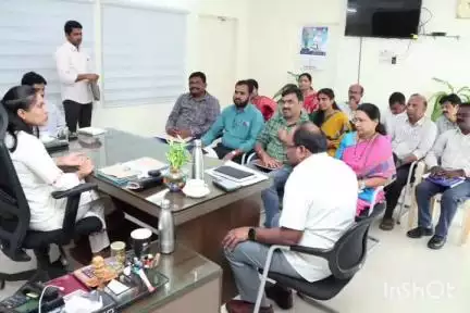 విద్యా సంవత్సరం ప్రారంభం నేపథ్యంలో విద్యాలయాల్లో ఏర్పాట్లను సిద్ధం  చేయాలి కలెక్టర్ పిలుపు