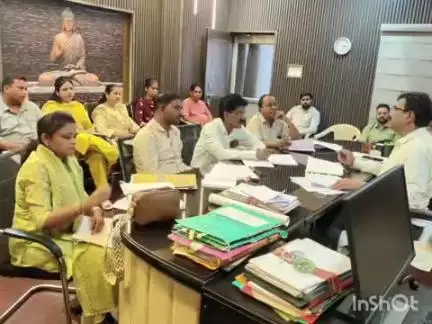 राजनांदगांव: नगर निगम कार्यालय में आयुक्त ने तकनीकी अधिकारियों की बैठक ली, दिए आवश्यक दिशा निर्देश
