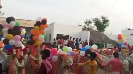ಮೊಳಕಾಲ್ಮುರು: ಹಿರೇಕೆರೇಹಳ್ಳಿ ಗ್ರಾಮದಲ್ಲಿ  ಮುಂಗಾರು ಆರಂಭದ ಮೊದಲ ಹಬ್ಬವಾದ ಕಾರ ಹುಣ್ಣಿಮೆಯ ಸಂಭ್ರಮ