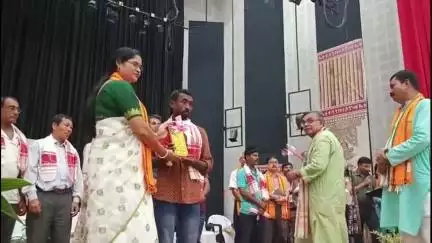 কুমারঘাট: কুমারঘাট গীতাঞ্জলি অডিটরিয়ামে বিকশিত কৃষি সংকল্প যাত্রার অন্তিম দিনের কার্যক্রমে যোগদেন মন্ত্রী রতন লাল নাথ