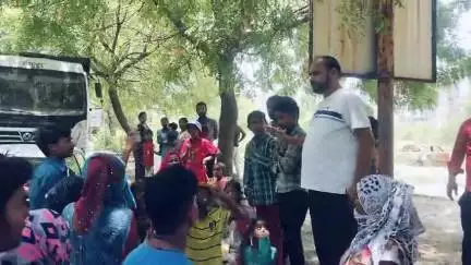 नोएडा प्राधिकरण द्वारा सेक्टर- 93 झुग्गी बस्तीयों को उजाड़े जाने की माकपा ने की कड़ी निंदा
विरोध में 12 जून 2025 को करते 11:00 बजे नोएडा प्राधिकरण पर प्रदर्शन कर ज्ञापन देने की घोषणा- गंगेश्वर दत्त शर्मा
