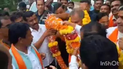 बकावंड: भाजपा मंडल करपावंड, सरगीपाल, बकावंड के कार्यकर्ताओं ने आसना चौक में छग स्टेट बेवरेजेस कॉरपोरेशन के अध्यक्ष का स्वागत किया