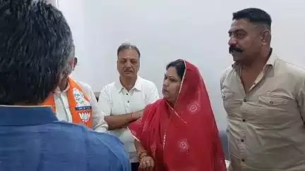 पाली: ऊर्जा राज्य मंत्री ने पाली यात्रा के दौरान सर्किट हाउस में की जनसुनवाई, लापरवाह अधिकारियों को सुनाई खरी-खोटी