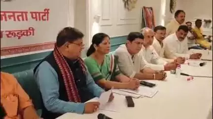 रूड़की: जादूगर रोड के पास स्थित एक होटल में भाजपा के प्रदेश अध्यक्ष ने आयोजित की प्रेस वार्ता