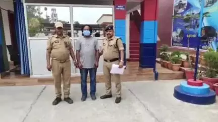पौड़ी: पौड़ी पुलिस ने यातायात नियमों का उल्लंघन करने वाले फरार वारण्टी को किया गिरफ्तार