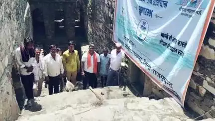 रेलमगरा: जिला कलेक्टर के निर्देशन में वंदे गंगा जल संरक्षण जन अभियान के तहत ग्राम गोगाथला में सफाई अभियान चलाया गया