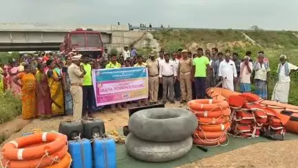 பாலக்கோடு: சோமனஅள்ளி ஏரியில்  தென்மேற்கு  பருவமழை முன்னெச்சரிக்கை  தொடர்பான விழிப்புணர்வு நிகழ்ச்சி