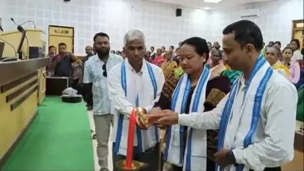 আমবাসা: আমবাসা বিদ্যালয় পরিদর্শকের উদ্যোগে আমবাসা পঞ্চায়েত রাজ ট্রেনিং ইনস্টিটিউটে অনুষ্ঠিত হয় এক দিবসীয় প্রশিক্ষণ
