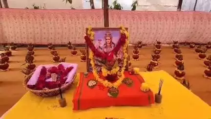ધોળકા: શહેરમાં શ્રીરણછોડરાય મંદિર કેલિયા વાસણાથી નીકળનારી ભગવાન શ્રીજગન્નાથજીની રથયાત્રા સંદર્ભે કલિકુંડથી ભવ્ય જલયાત્રા નીકળી