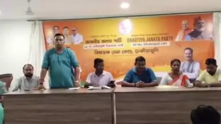 ঢেকিয়াজুলি ভাগ: ঢেকীয়াজুলি সমষ্টিৰ ভোটপাৰাস্থিত বিধায়ক সেৱা কেন্দ্ৰত ভাৰতীয় জনতা পাৰ্টিৰ উদ্যোগত এখনি সাংগঠনিক মত বিনিময় সভা অনুষ্ঠিত