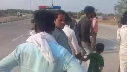 लालगंज: मोलनापुर के पास आजमगढ़-वाराणसी मार्ग पर अनियंत्रित होकर कार डिवाइडर से टकराई, 5 लोग गंभीर रूप से हुए घायल