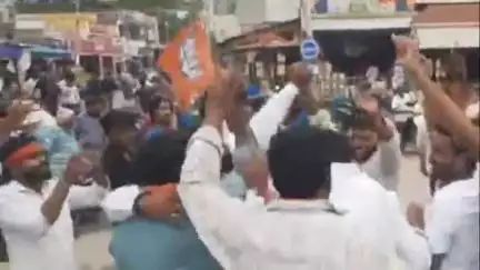 ಗಂಗಾವತಿ: ಶಾಸಕ ಗಾಲಿ ಜನಾರ್ಧನರಡ್ಡಿಗೆ ತೆಲಂಗಾಣದ ಹೈಕೋರ್ಟ್ ನಿಂದ ಜಾಮೀನು ನಗರದಲ್ಲಿ ಕುಣಿದು ಕುಪ್ಪಳಿಸಿದ ಅಭಿಮಾನಿಗಳು