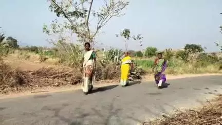 బొంతలపల్లిలో రేషన్ బియ్యం తీసుకోవాలన్న కొండగుట్టల వద్దకు వెళ్లాల్సిన దుస్థితి#LOCALISSUE