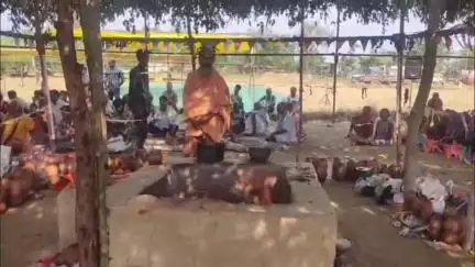 ସୋହେଲା: ତାଣ୍ଡୋଳ ଗ୍ରାମରେ ବହୁ ଆଡମ୍ବରରେ  ବିଶ୍ବ ଶାନ୍ତି ବ୍ରହ୍ମଯଜ୍ଞ ବାଲ୍ୟଲିଲା ମହୋତ୍ସଵ ଆଜି ଉଦଯାପିତ ହୋଇଛି । ଯୋଗଦେଲେ ହଜାର ହଜାର ଭକ୍ତ