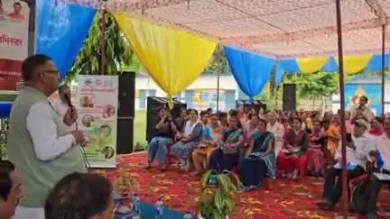 रुद्रपुर: पंतनगर के शांतिपुरी में कृषक संगोष्ठी का आयोजन किया गया, कैबिनेट मंत्री गणेश जोशी ने की शिरकत