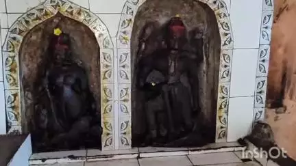 कर्वी: लोहदा गांव में स्थित है बल्केश्वरी माता का प्राचीन मंदिर, अंधे को मिलती है आँखें