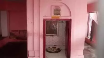 धनौरा: गजरौला के अतरपुरा में स्थित प्राचीन मंदिर में सुबह-शाम होती है पूजा अर्चना, प्रसाद चढ़ाने से होती है मनोकामना पूरी