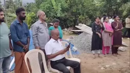கூடலூர்: கூடலூர் நகரக் கழகத்திற்கு உட்பட்ட 21ம் வார்டு பகுதிகளில் பூத் கமிட்டி சரிபார்ப்பு மற்றும் புகைப்படம் எடுக்கும் நிகழ்வு
