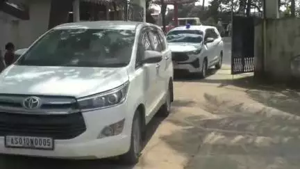 মানকাচৰ: হাটশিঙিমাৰীত উপস্থিত ৰাজহ বিভাগৰ প্ৰধান সচিব, বিভিন্ন বিভাগৰে পৰ্যালোচনা সভাত অংশগ্ৰহন