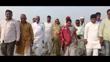 पचरुखी: जसौली खर्ग गांव में 20 जून को होने वाले प्रधानमंत्री के कार्यक्रम की तैयारी को लेकर सांसद ने किया निरीक्षण