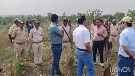 नेपानगर: कलेक्टर, एसपी, डीएफओ ने वन संरक्षण प्रभावित क्षेत्रों का किया संयुक्त भ्रमण, ड्रोन से किया मौका-मुआयना
